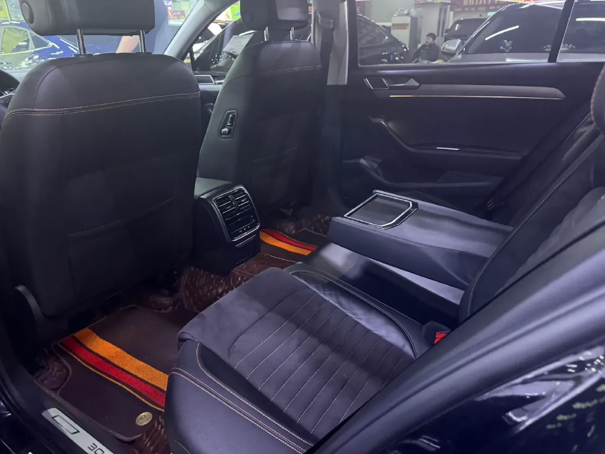 2020 Volkswagen Magotan 2.0T 186HP L4 7DCT,autocango,china used car exporter,china ev exporter,chinese used car exporter,chinese used ev exporter