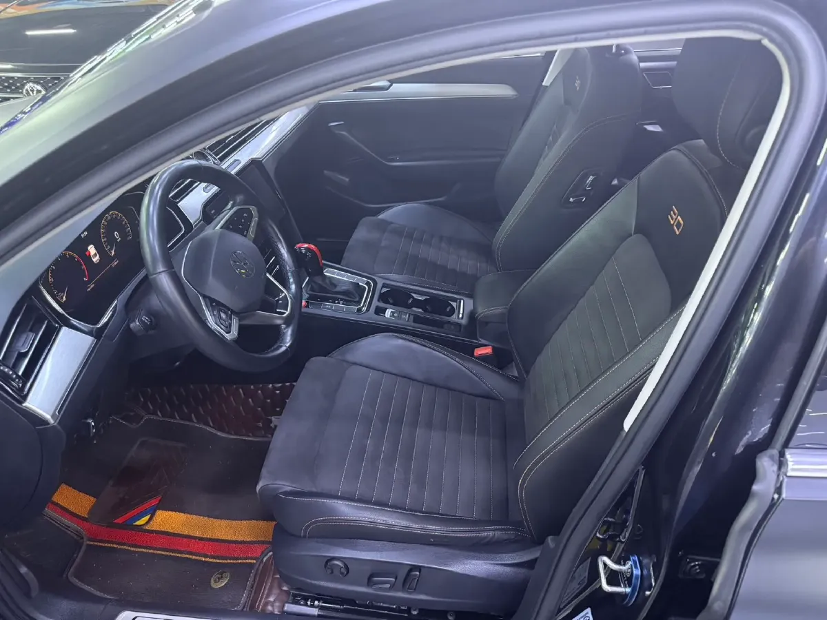 2020 Volkswagen Magotan 2.0T 186HP L4 7DCT,autocango,china used car exporter,china ev exporter,chinese used car exporter,chinese used ev exporter