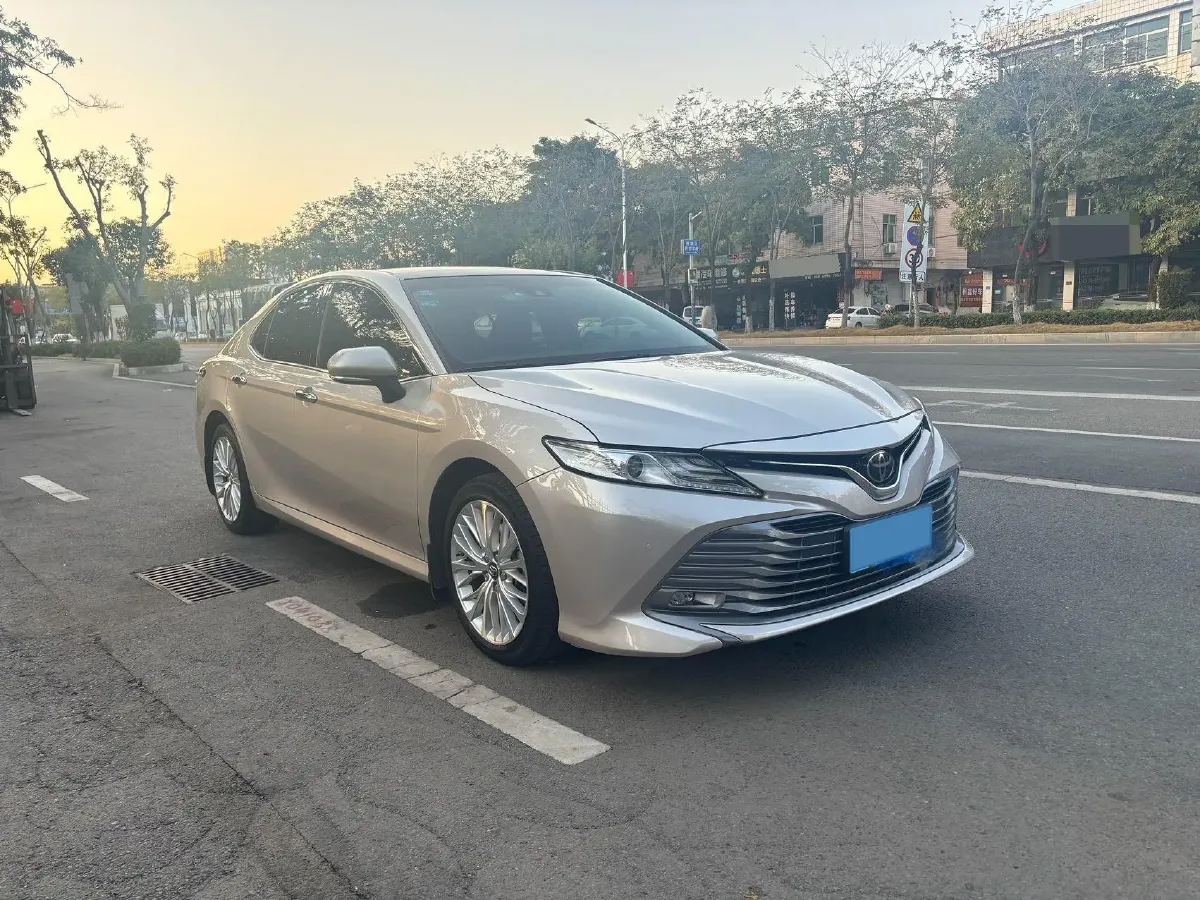 2019 Toyota Camry 2.5L 209HP L4 8AT,autocango,china used car exporter,china ev exporter,chinese used car exporter,chinese used ev exporter