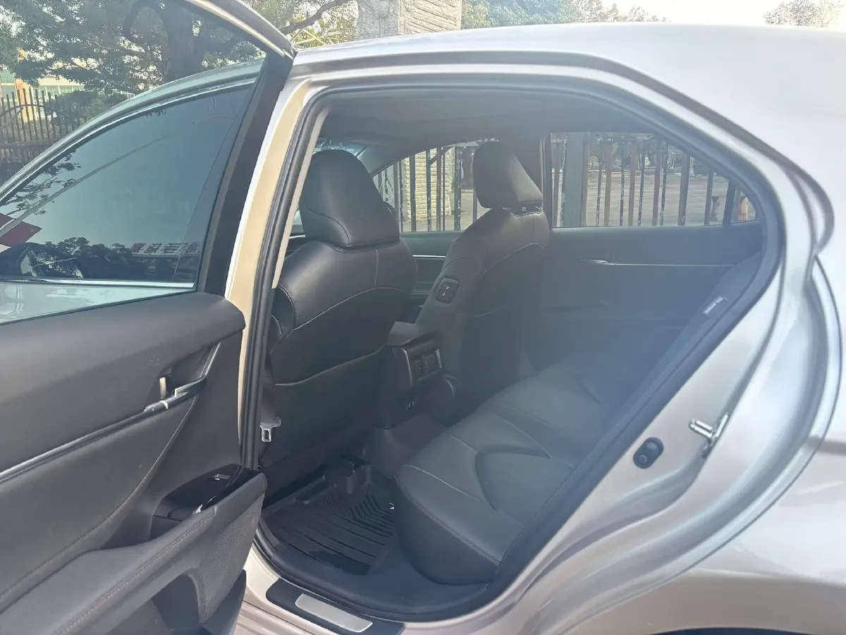 2019 Toyota Camry 2.5L 209HP L4 8AT,autocango,china used car exporter,china ev exporter,chinese used car exporter,chinese used ev exporter