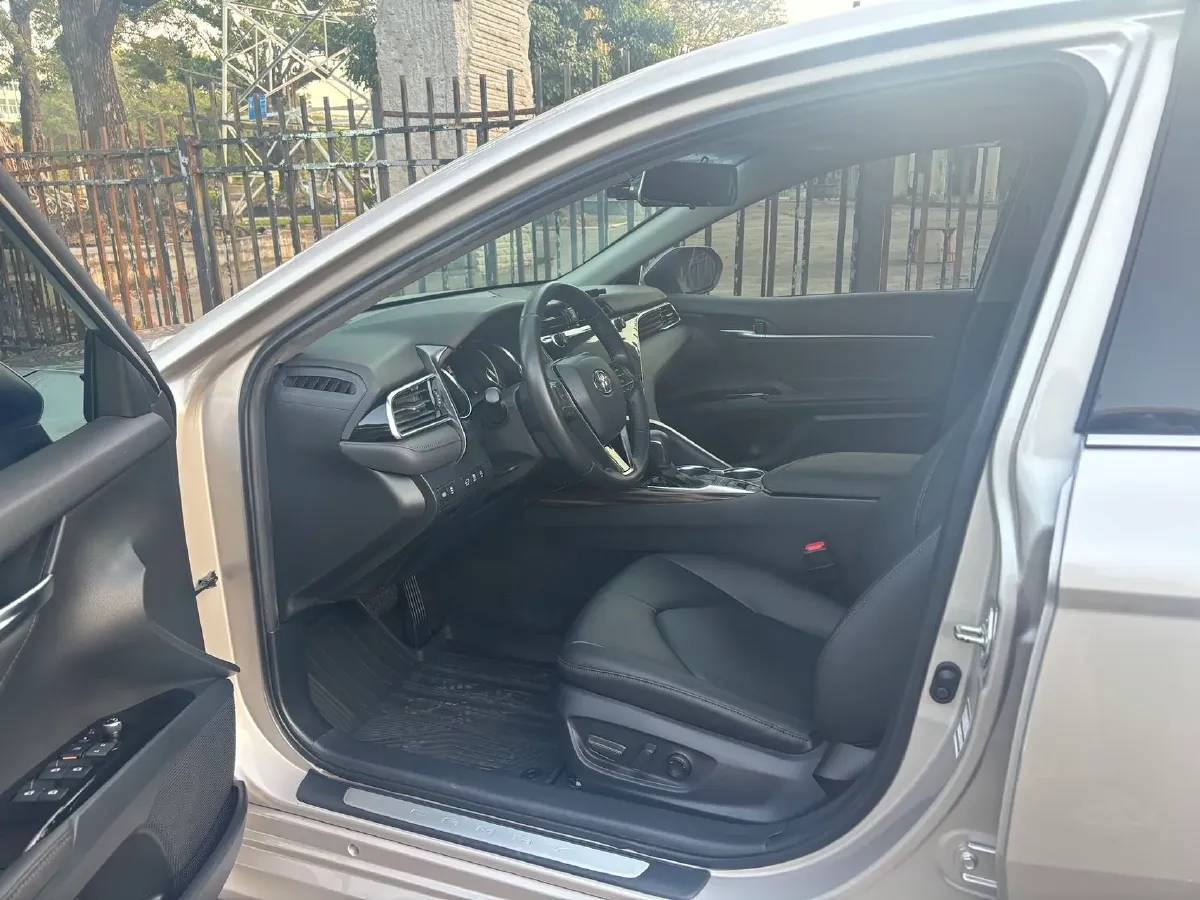 2019 Toyota Camry 2.5L 209HP L4 8AT,autocango,china used car exporter,china ev exporter,chinese used car exporter,chinese used ev exporter