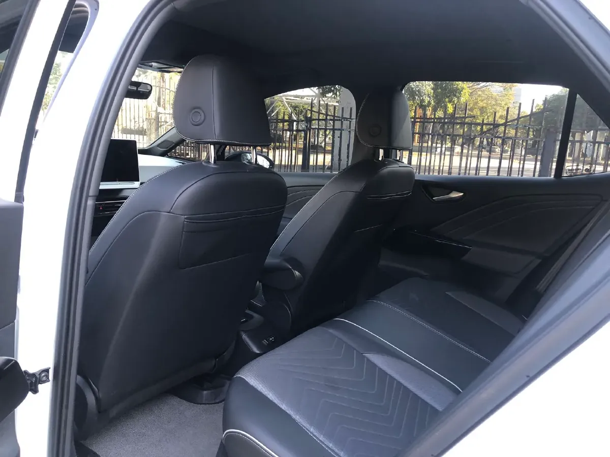 2025 Volkswagen ID.3 BEV 52.8KWH,autocango,china used car exporter,china ev exporter,chinese used car exporter,chinese used ev exporter