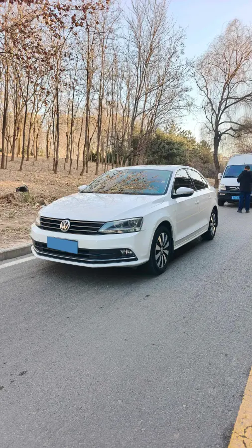 2018 Volkswagen Sagitar 1.2T 110HP L4 7DCT