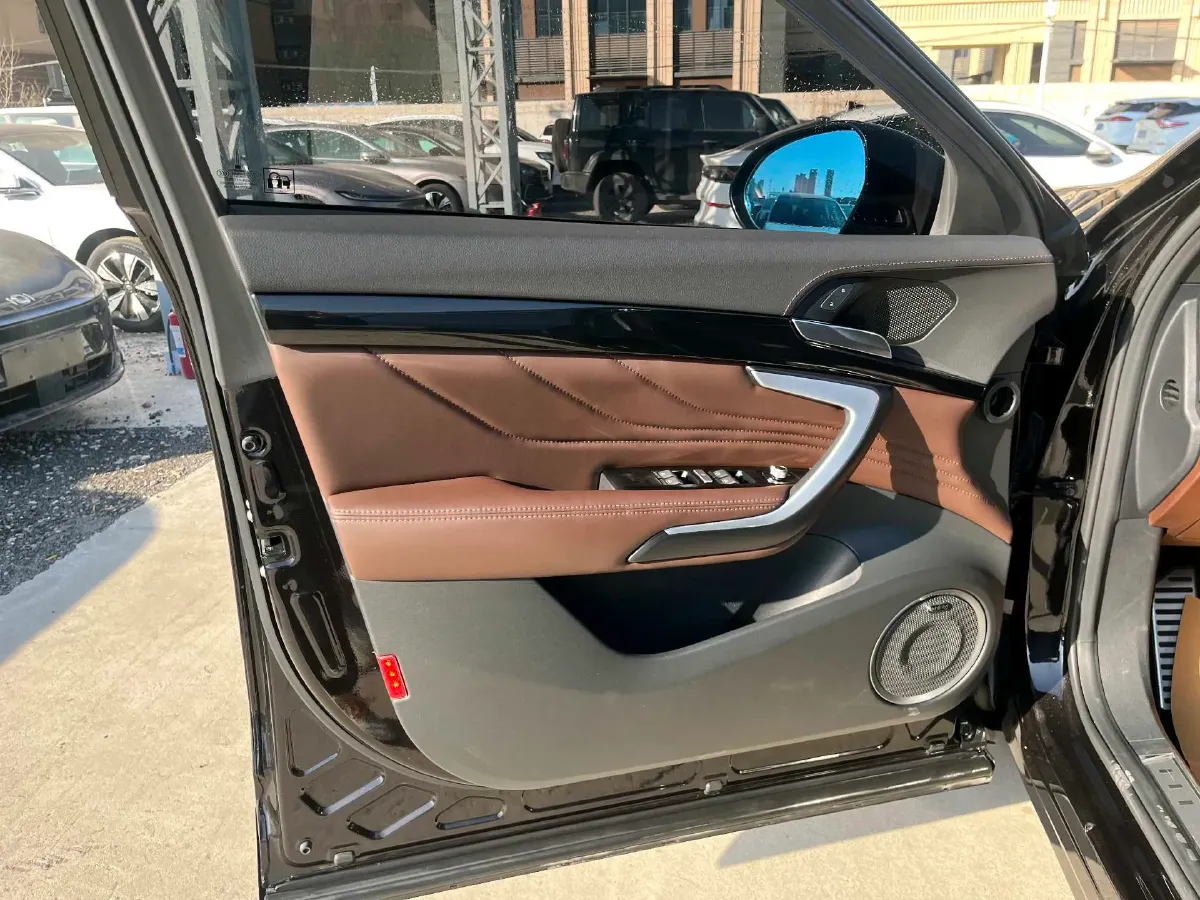 2017 WEY VV7 2.0T 234HP L4 7DCT,autocango,china used car exporter,china ev exporter,chinese used car exporter,chinese used ev exporter