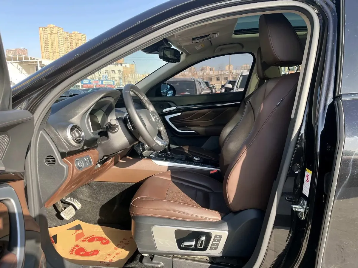 2017 WEY VV7 2.0T 234HP L4 7DCT,autocango,china used car exporter,china ev exporter,chinese used car exporter,chinese used ev exporter