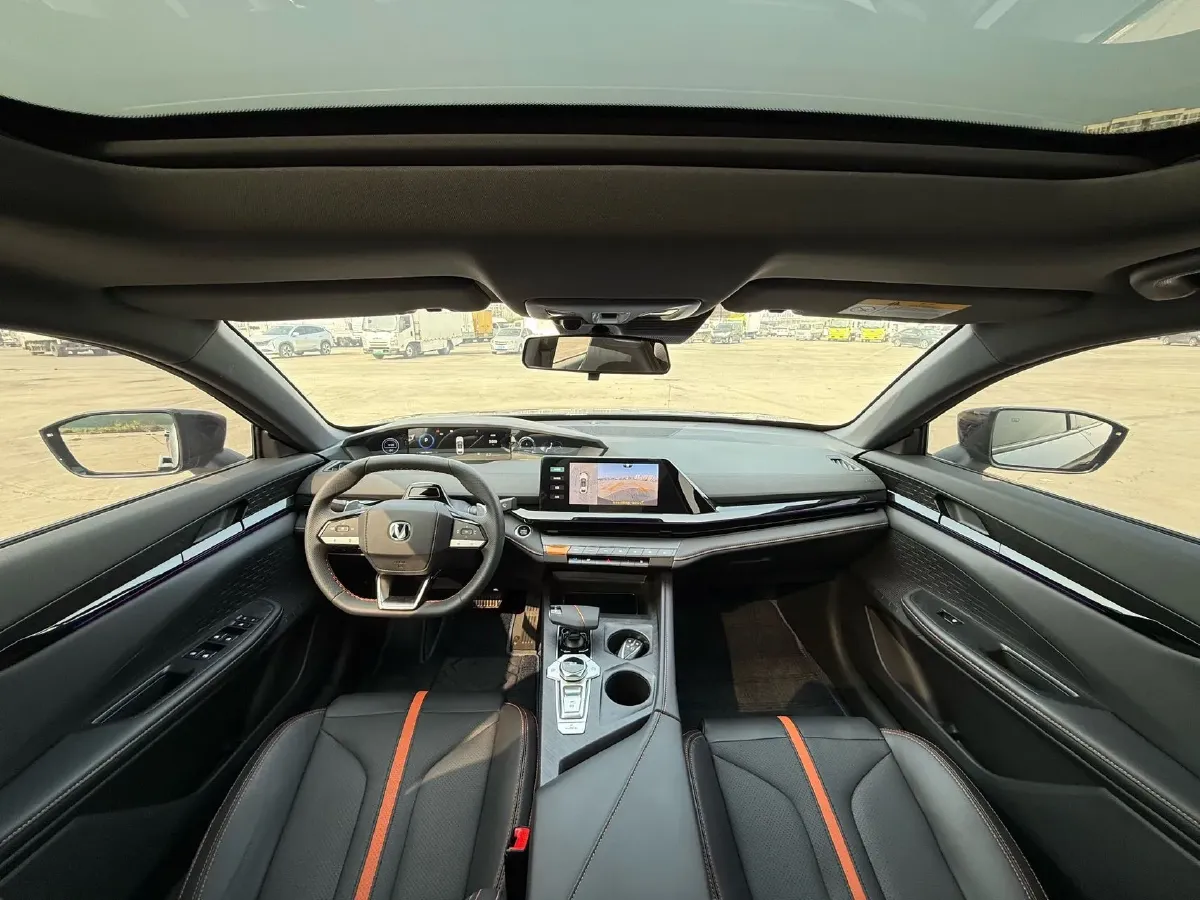 2024 ChangAn UNI-V 1.5T 188HP L4 7DCT,autocango,china used car exporter,china ev exporter,chinese used car exporter,chinese used ev exporter