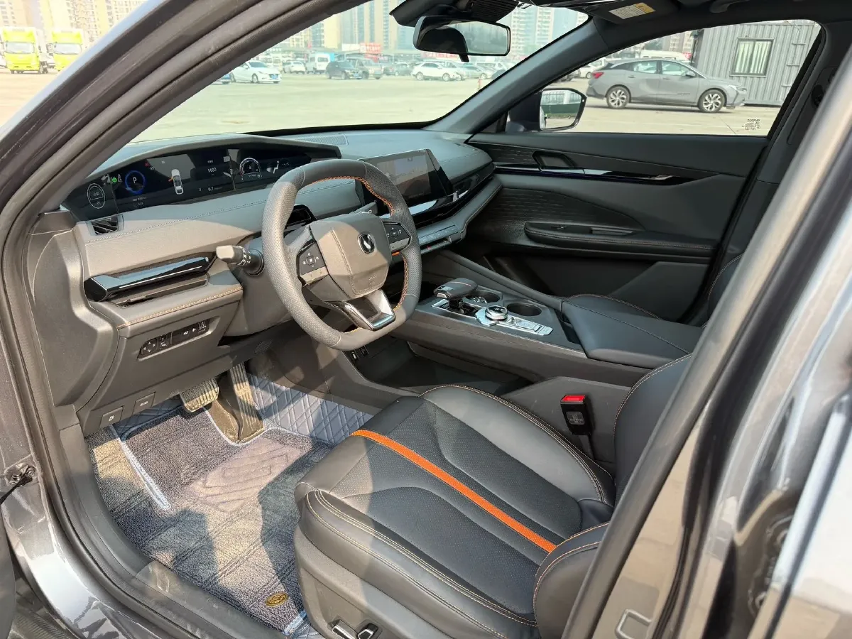 2024 ChangAn UNI-V 1.5T 188HP L4 7DCT,autocango,china used car exporter,china ev exporter,chinese used car exporter,chinese used ev exporter