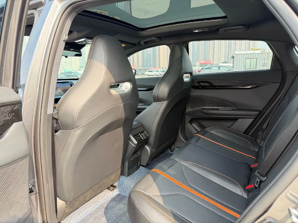 2024 ChangAn UNI-V 1.5T 188HP L4 7DCT,autocango,china used car exporter,china ev exporter,chinese used car exporter,chinese used ev exporter