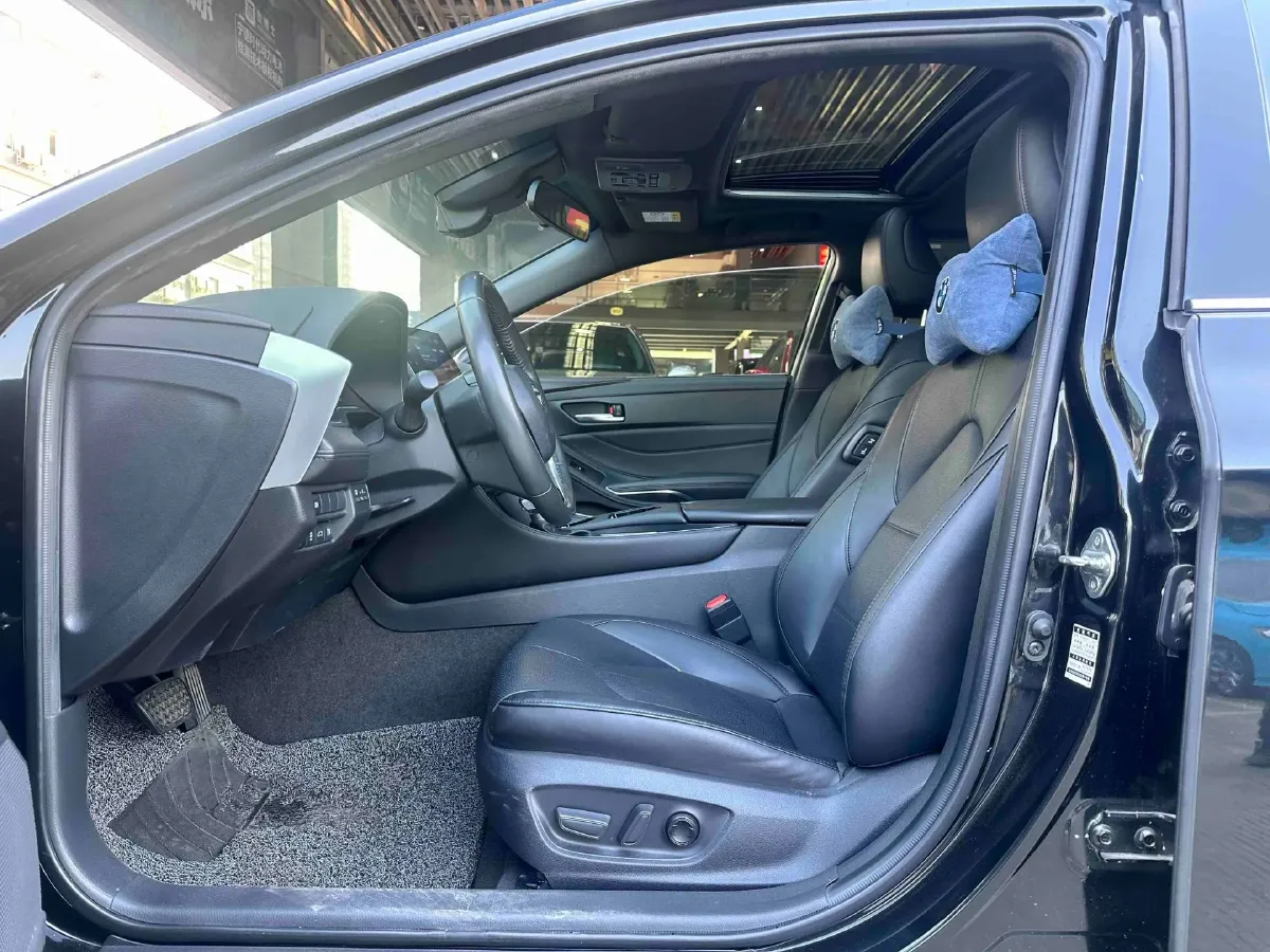 2022 Toyota Avalon 2.0L 178HP L4 CVT,autocango,china used car exporter,china ev exporter,chinese used car exporter,chinese used ev exporter