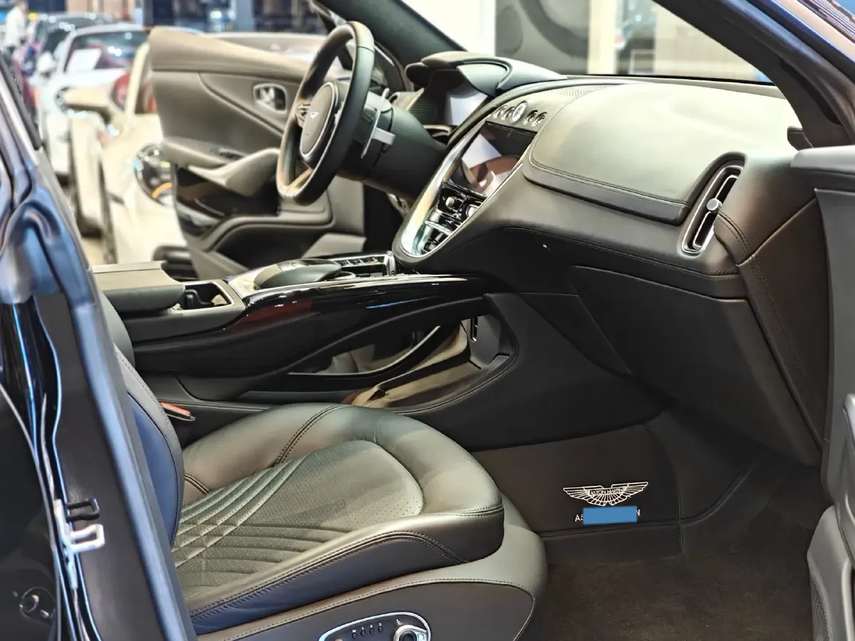 2022 Aston Martin DBX 3.0T 435HP L6 9AT,autocango,china used car exporter,china ev exporter,chinese used car exporter,chinese used ev exporter