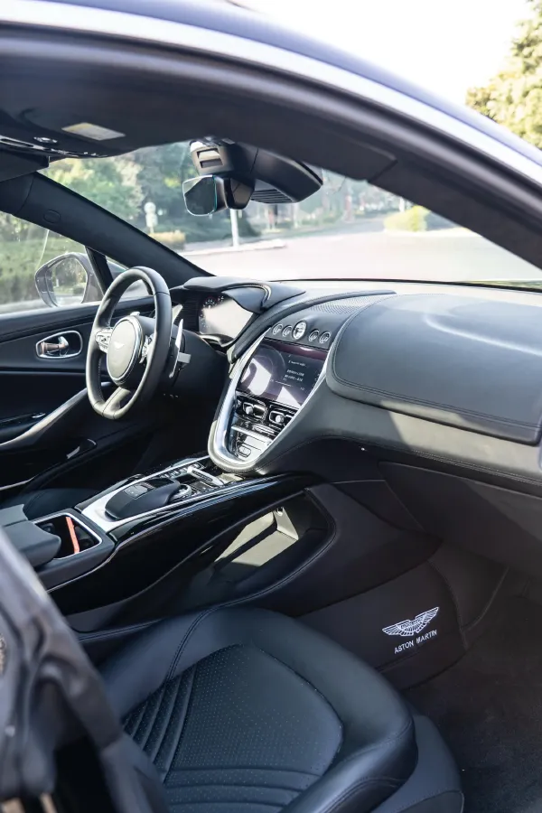 2022 Aston Martin DBX 3.0T 435HP L6 9AT,autocango,china used car exporter,china ev exporter,chinese used car exporter,chinese used ev exporter