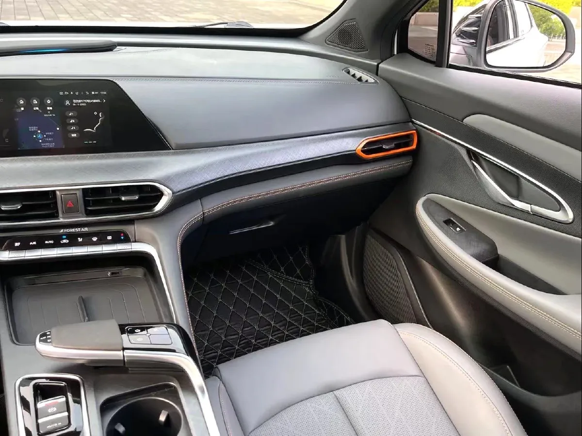 2022 ChangAn UNI-T 1.5T 188HP L4 7DCT,autocango,china used car exporter,china ev exporter,chinese used car exporter,chinese used ev exporter