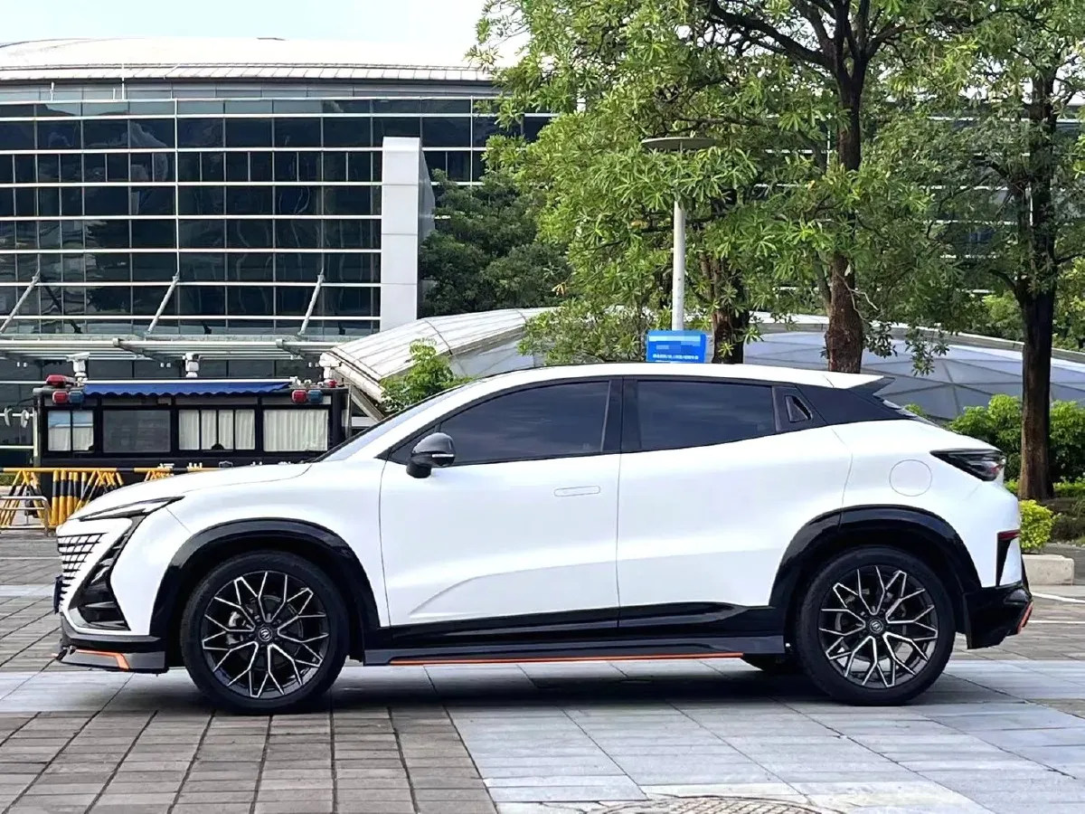 2022 ChangAn UNI-T 1.5T 188HP L4 7DCT,autocango,china used car exporter,china ev exporter,chinese used car exporter,chinese used ev exporter