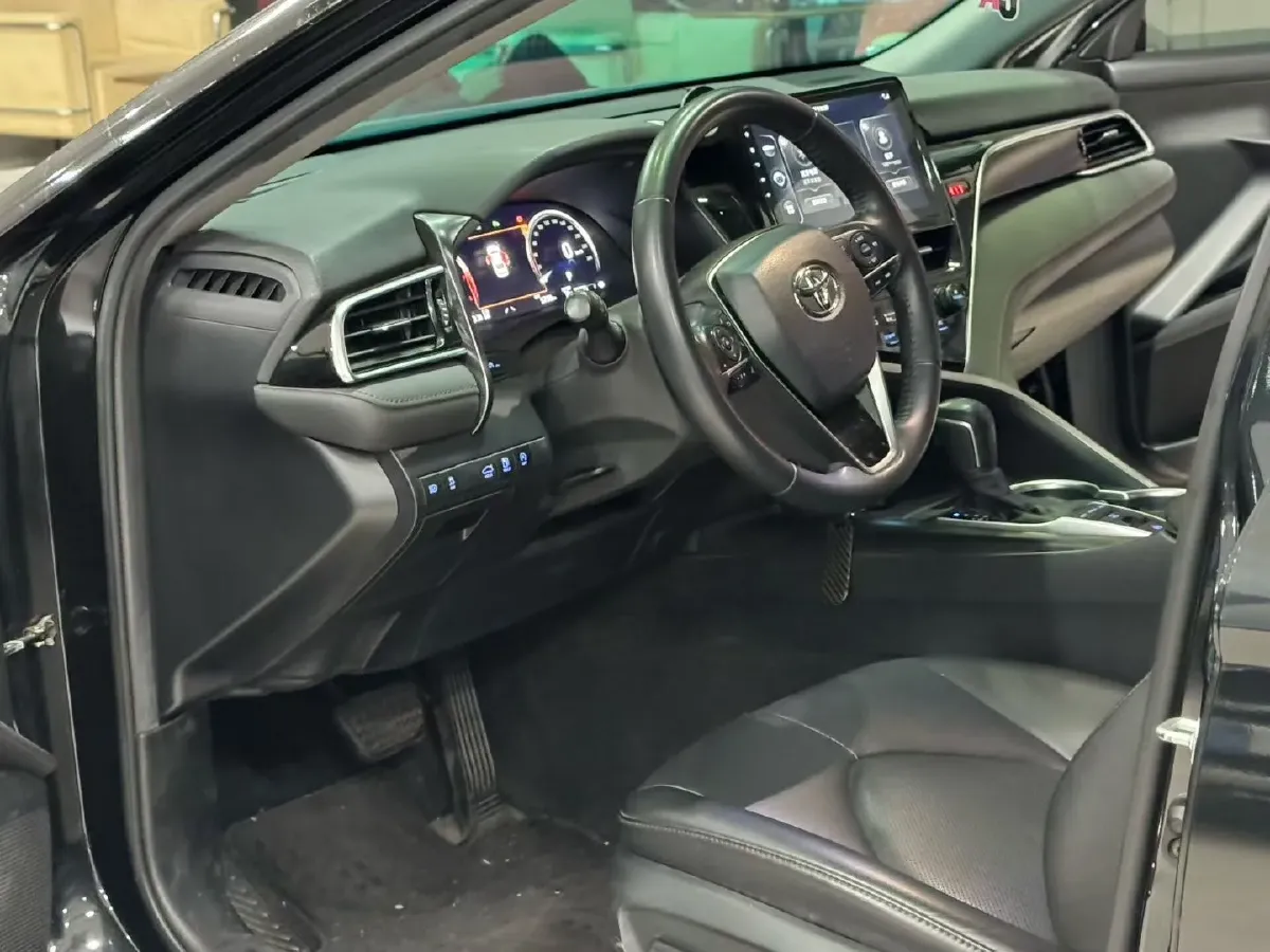 2021 Toyota Camry 2.5L 209HP L4 8AT,autocango,china used car exporter,china ev exporter,chinese used car exporter,chinese used ev exporter