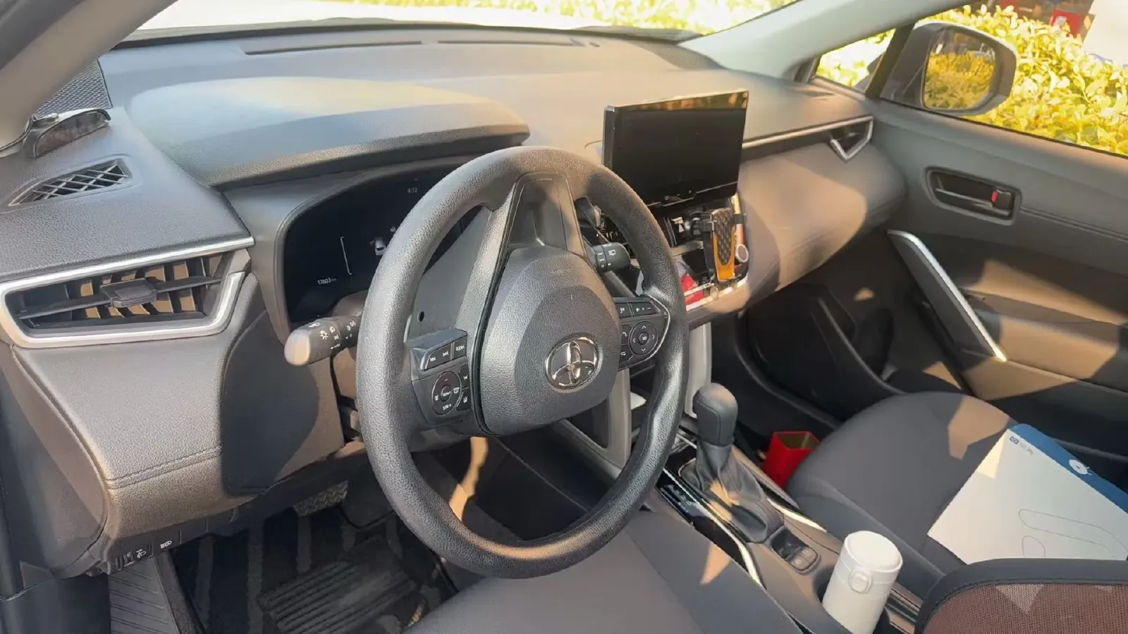 2023 Toyota Corolla Cross 2.0L 152HP L4 E-CVT Hybrid,autocango,china used car exporter,china ev exporter,chinese used car exporter,chinese used ev exporter