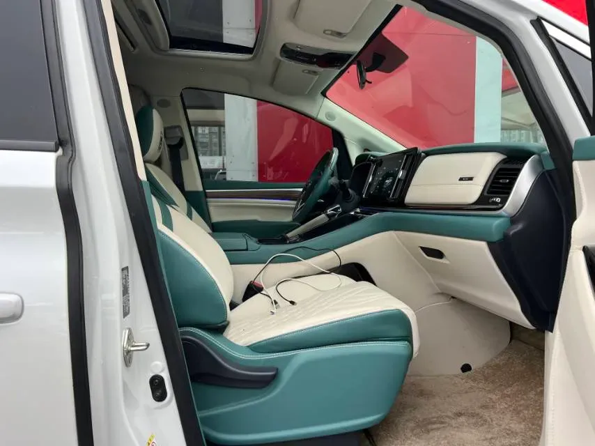 2021 GAC Trumpchi M8 2.0T 252HP L4 8AT,autocango,china used car exporter,china ev exporter,chinese used car exporter,chinese used ev exporter