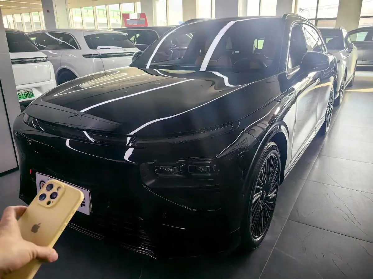 2025 Xpeng G9 BEV 79KWH