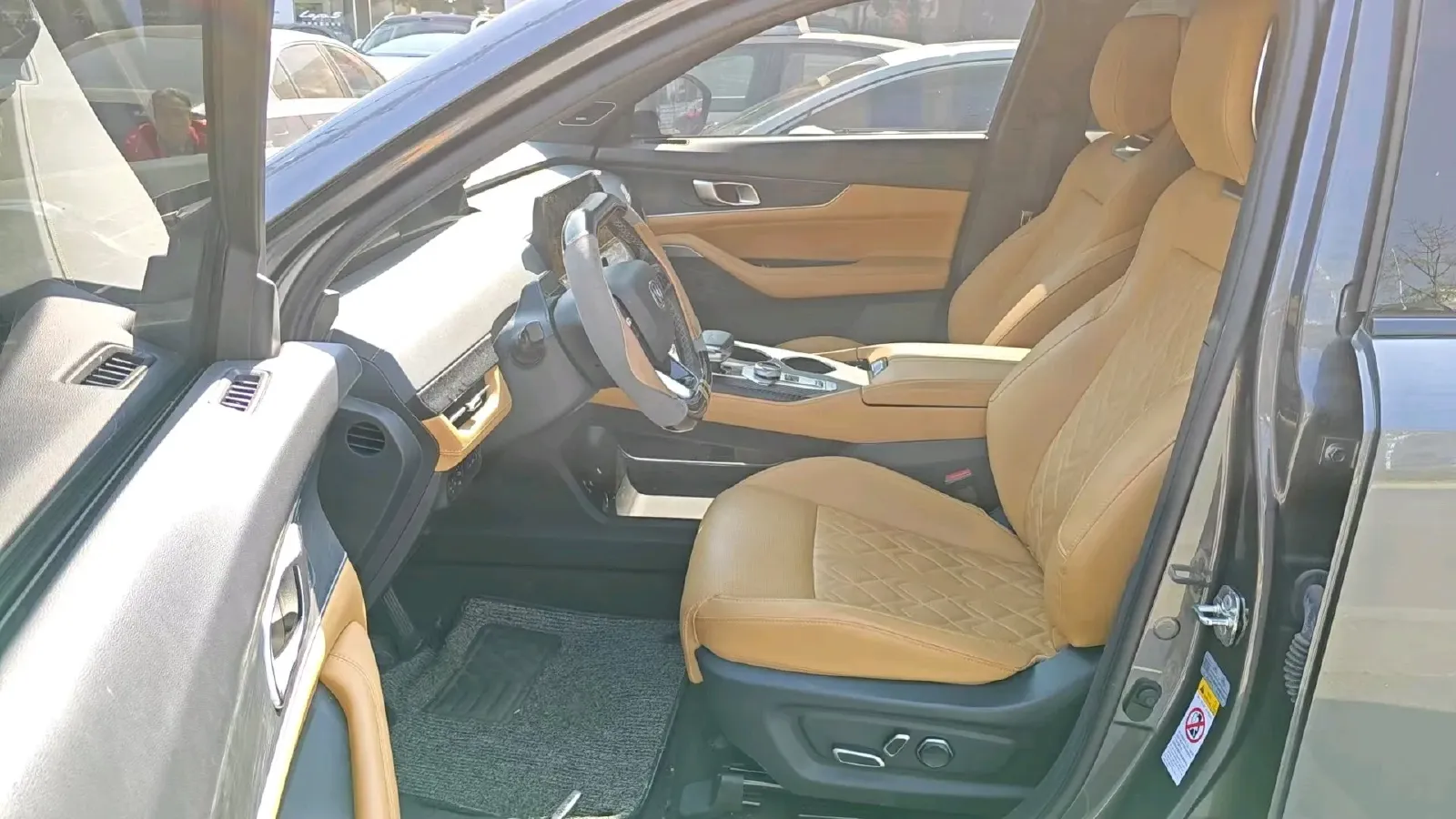 2021 ChangAn UNI-K 2.0T 233HP L4 8AT,autocango,china used car exporter,china ev exporter,chinese used car exporter,chinese used ev exporter