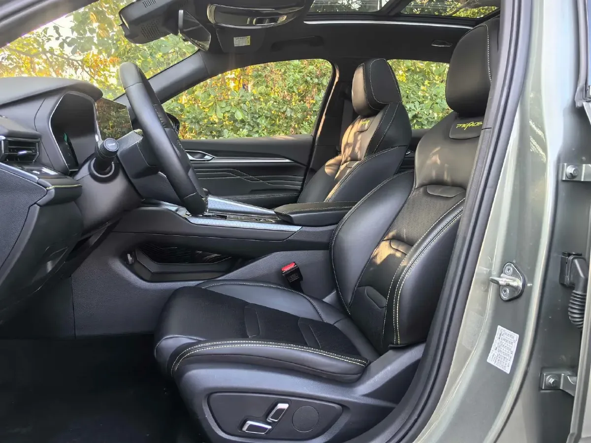 2023 Geely Preface 1.5T 181HP L4 7DCT,autocango,china used car exporter,china ev exporter,chinese used car exporter,chinese used ev exporter