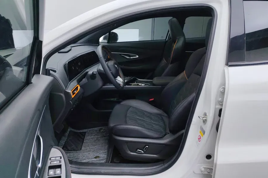 2022 ChangAn UNI-T 1.5T 188HP L4 7DCT,autocango,china used car exporter,china ev exporter,chinese used car exporter,chinese used ev exporter