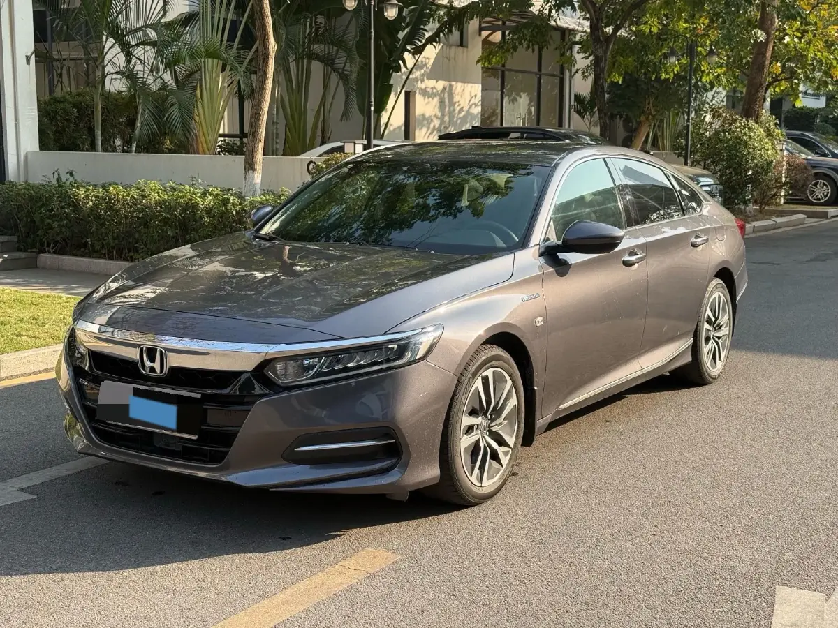 2018 Honda Accord 2.0L 146HP L4 E-CVT Hybrid