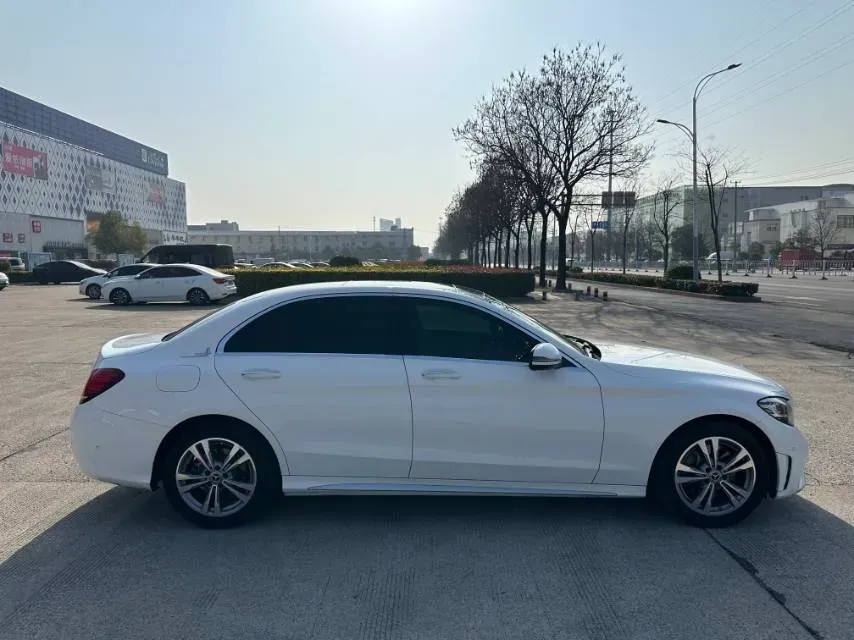 2021 Mercedes-Benz C Class 1.5T 156HP L4 9AT,autocango,china used car exporter,china ev exporter,chinese used car exporter,chinese used ev exporter