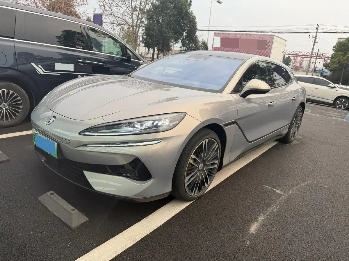 2024 Denza DenzaZ9GT 2.0T 207HP L4 E-CVT PHEV 38.5KWH