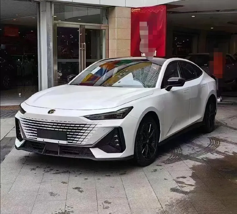 2023 ChangAn UNI-V 1.5T 188HP L4 7DCT,autocango,china used car exporter,china ev exporter,chinese used car exporter,chinese used ev exporter