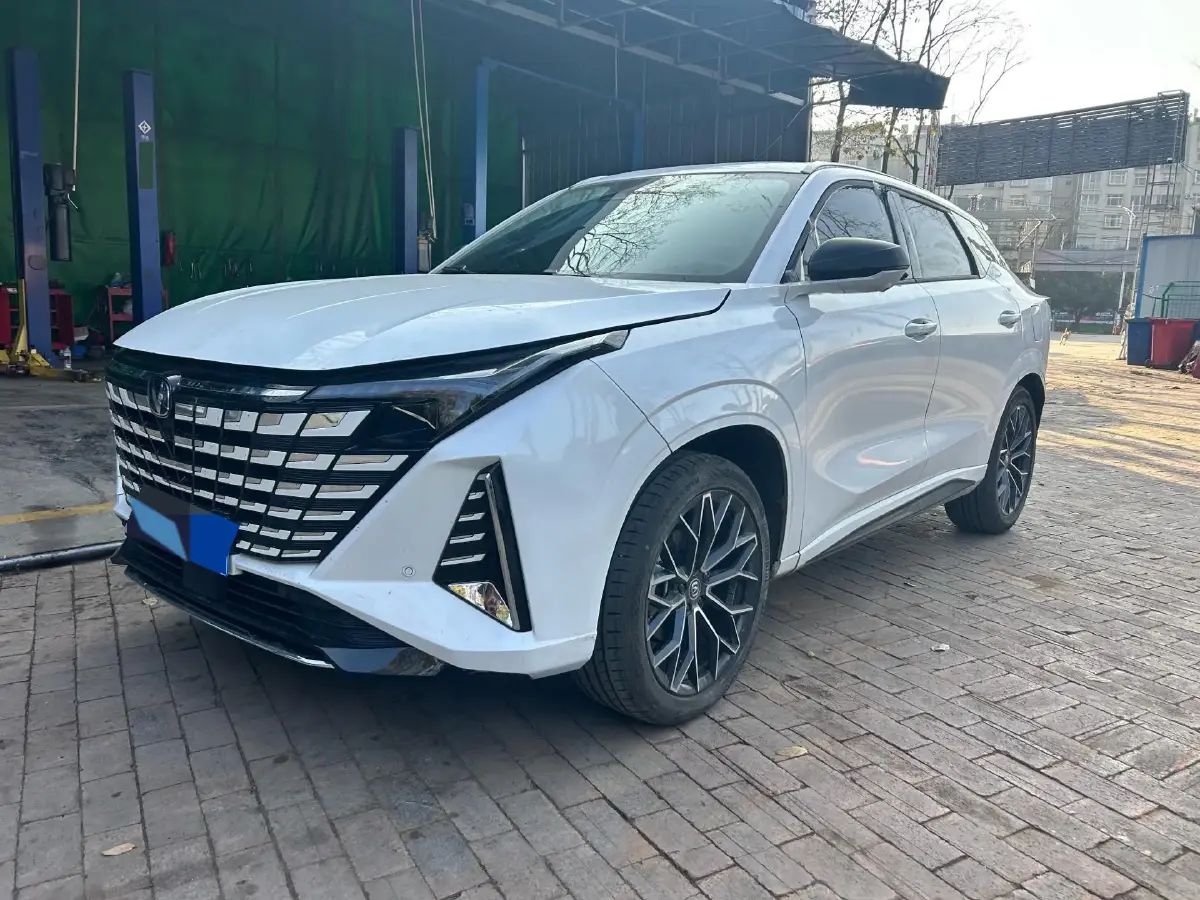 2025 ChangAn UNI-Z 1.5T 188HP L4 7DCT