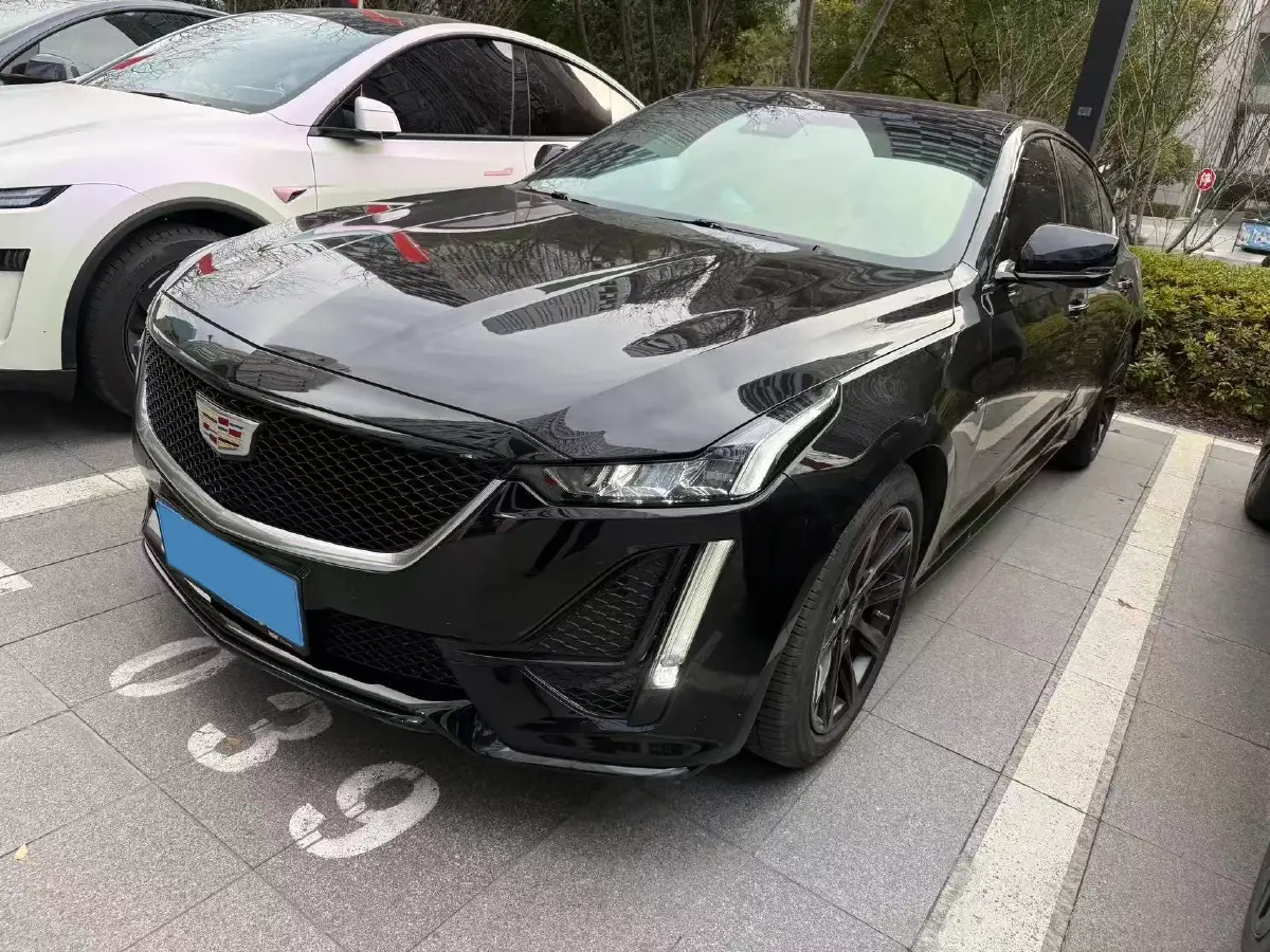 2023 Cadillac CT5 2.0T 237HP L4 10AT