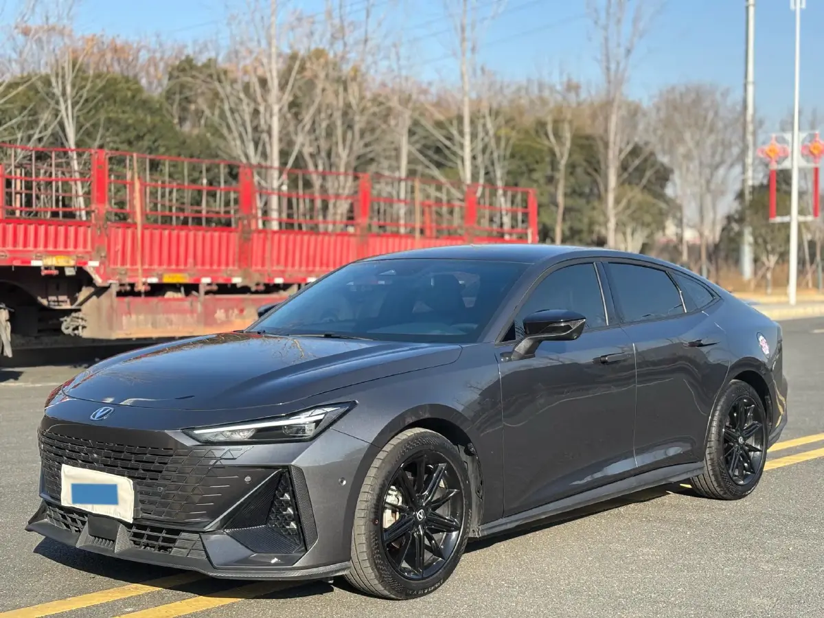 2022 ChangAn UNI-V 1.5T 188HP L4 7DCT