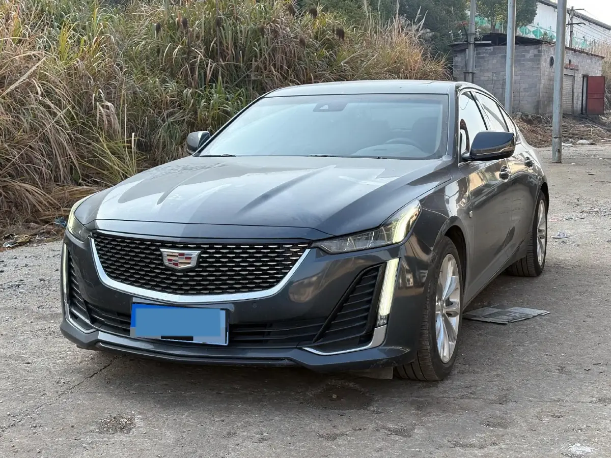 2022 Cadillac CT5 2.0T 237HP L4 10AT