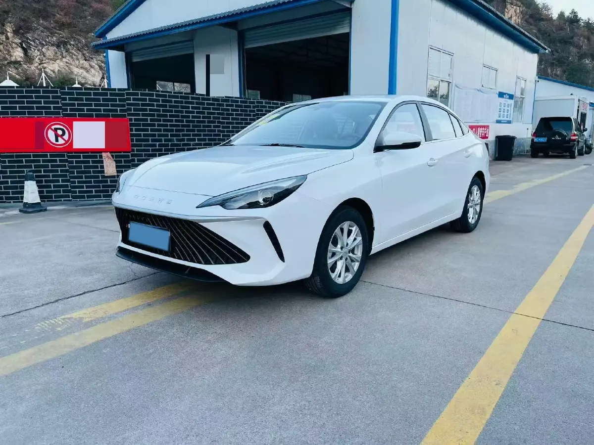 2026 Roewe i5 1.5L 129HP L4 CVT