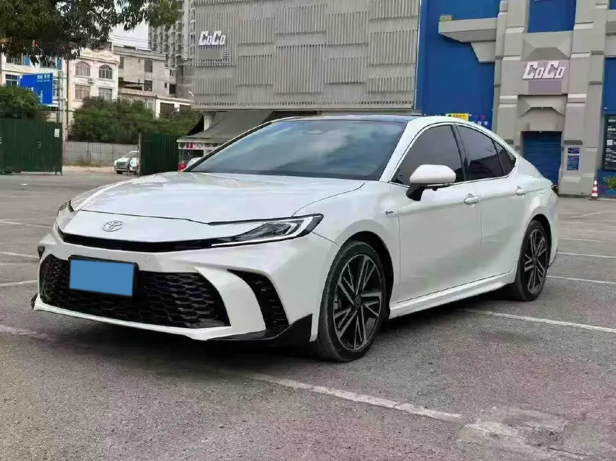 2024 Toyota Camry 2.0L 152HP L4 E-CVT Hybrid