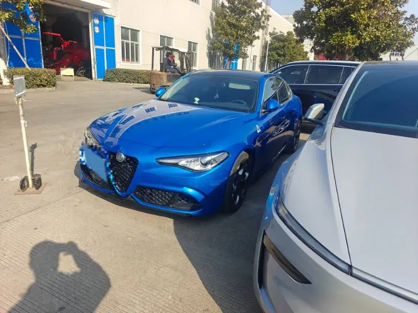 2017 Alfa Romeo Giulia 2.0T 200HP L4 8AT