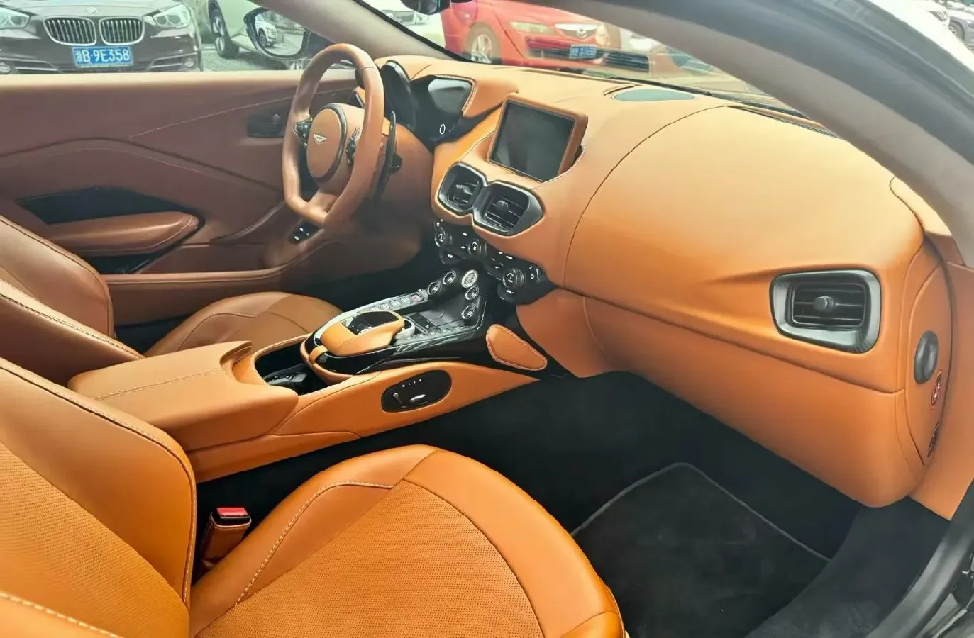 2018 Aston Martin V8 Vantage 4.0T 510HP V8 8AT,autocango,china used car exporter,china ev exporter,chinese used car exporter,chinese used ev exporter