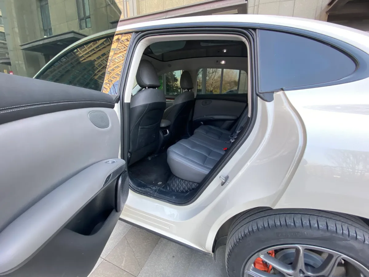 2023 IM LS6 BEV 71KWH,autocango,china used car exporter,china ev exporter,chinese used car exporter,chinese used ev exporter