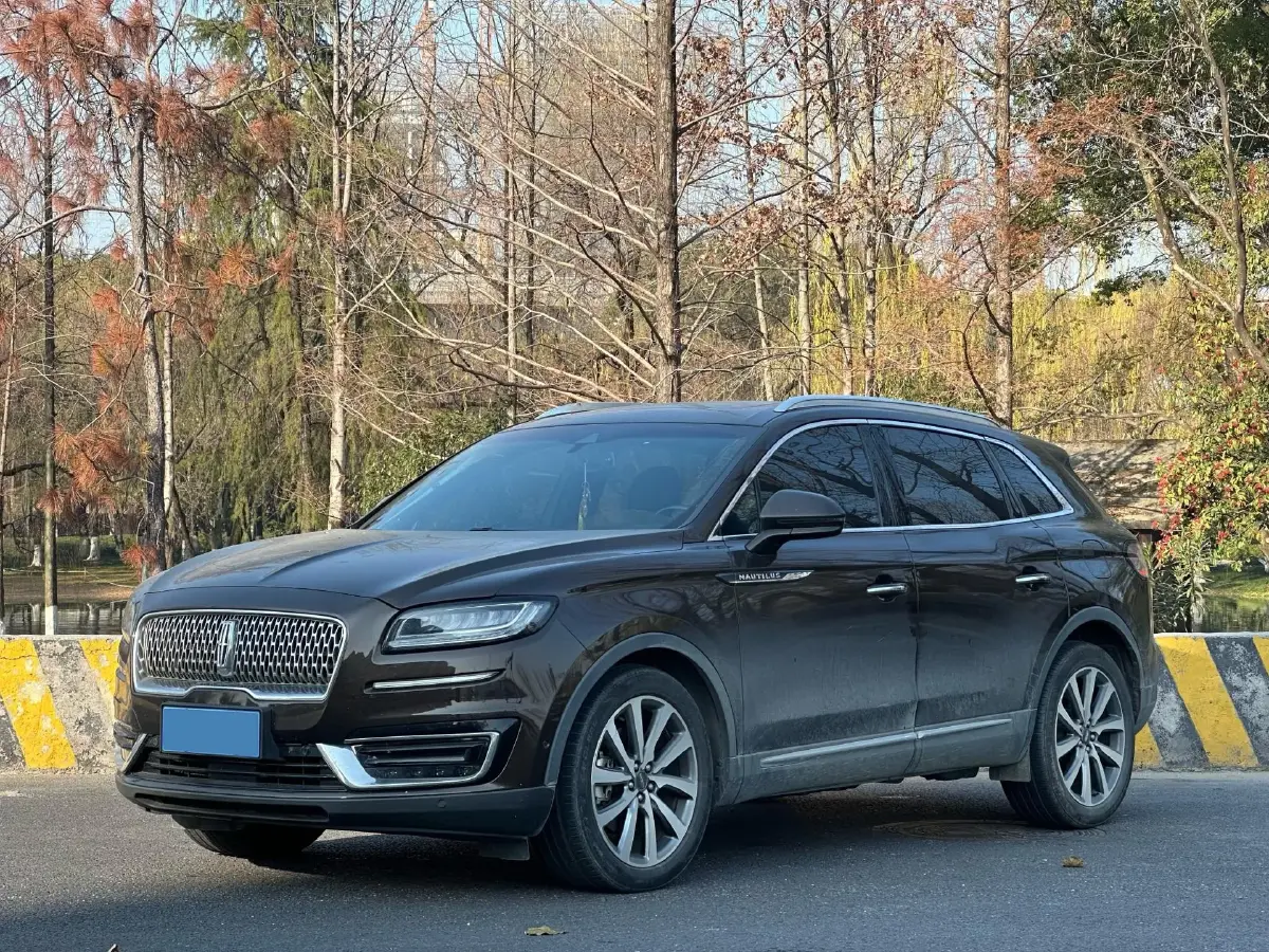 2019 Lincoln Nautilus 2.0T 235HP L4 8AT