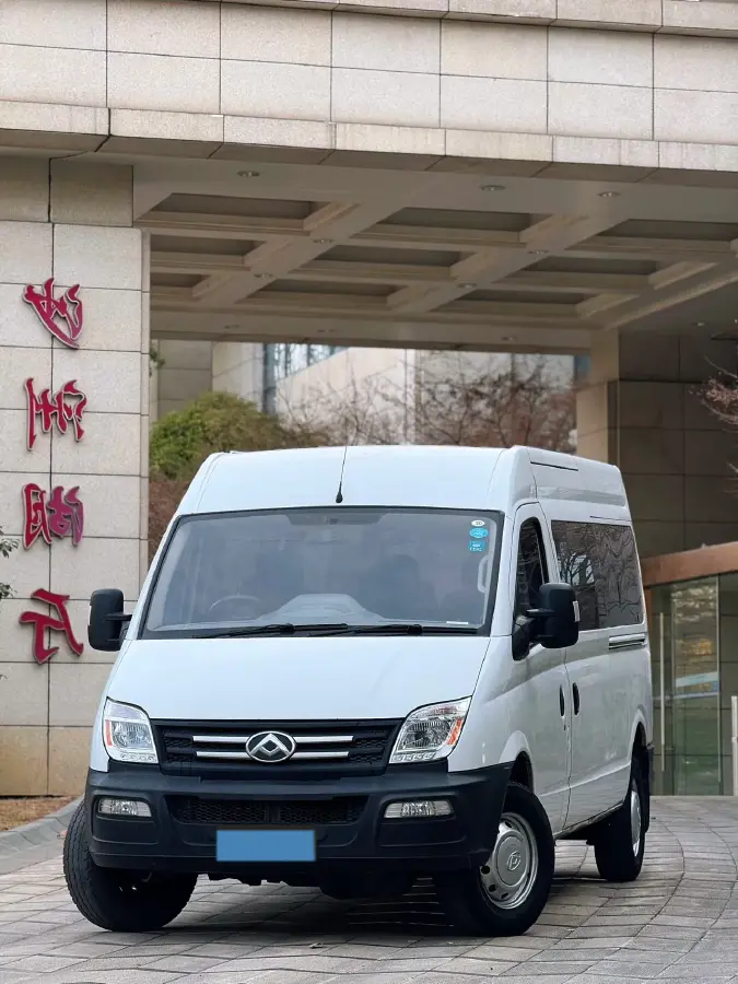 2020 MAXUS XinTu V80 2.5T 136HP L4 6MT