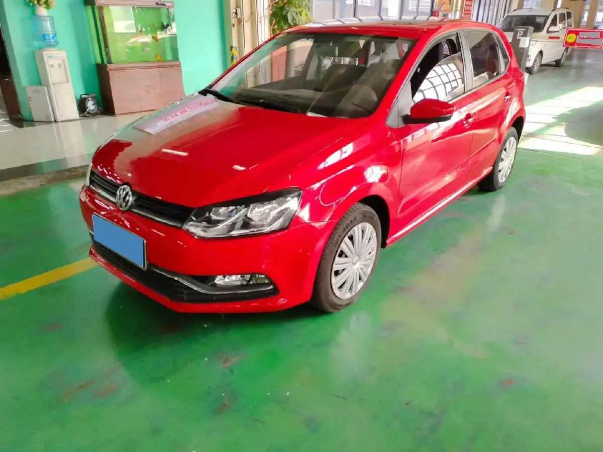 2016 Volkswagen Polo 1.6L 110HP L4 6AT