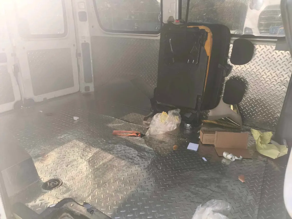 2019 FHA LeiShen 2.5T 129HP L4 6MT,autocango,china used car exporter,china ev exporter,chinese used car exporter,chinese used ev exporter