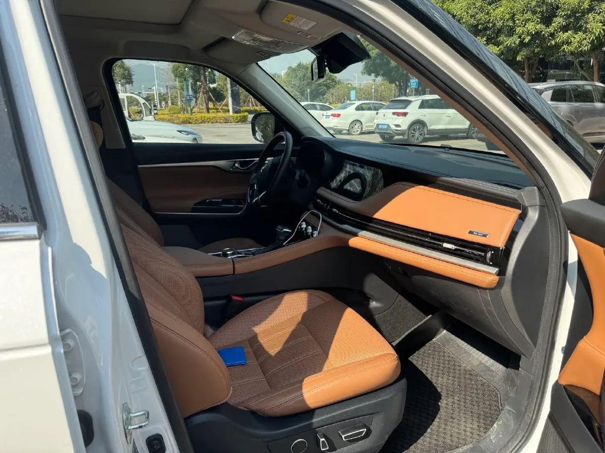 2021 ChangAn CS95 2.0T 233HP L4 6AT,autocango,china used car exporter,china ev exporter,chinese used car exporter,chinese used ev exporter