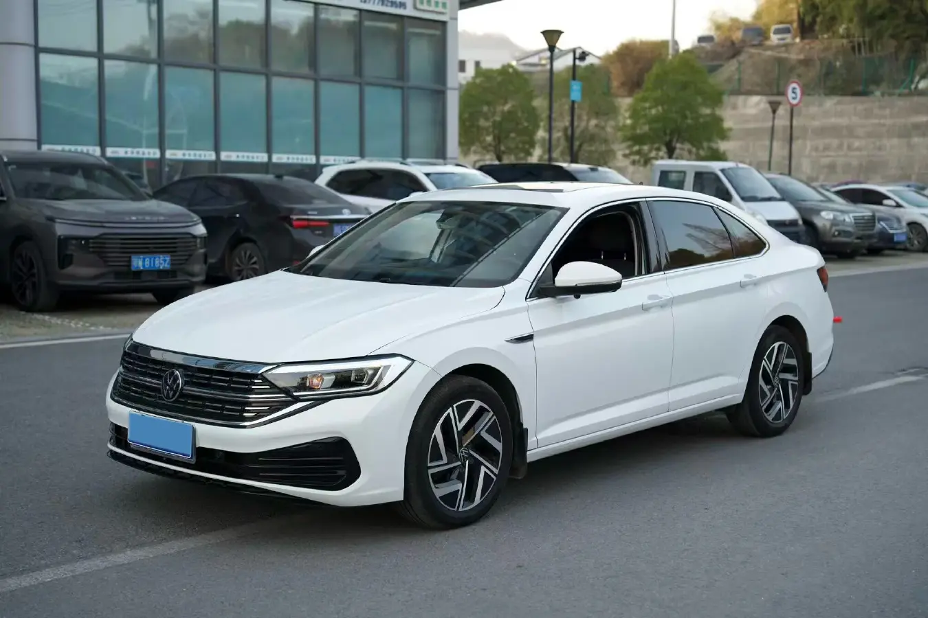 2023 Volkswagen Sagitar 1.5T 160HP L4 7DCT