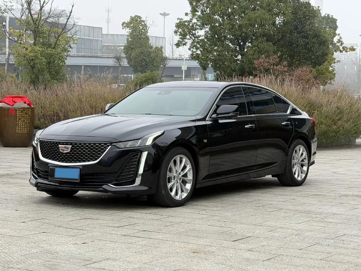 2022 Cadillac CT5 2.0T 237HP L4 10AT