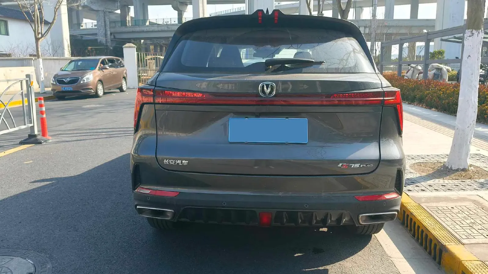 2022 ChangAn CS75 Plus 1.5T 188HP L4 8AT,autocango,china used car exporter,china ev exporter,chinese used car exporter,chinese used ev exporter