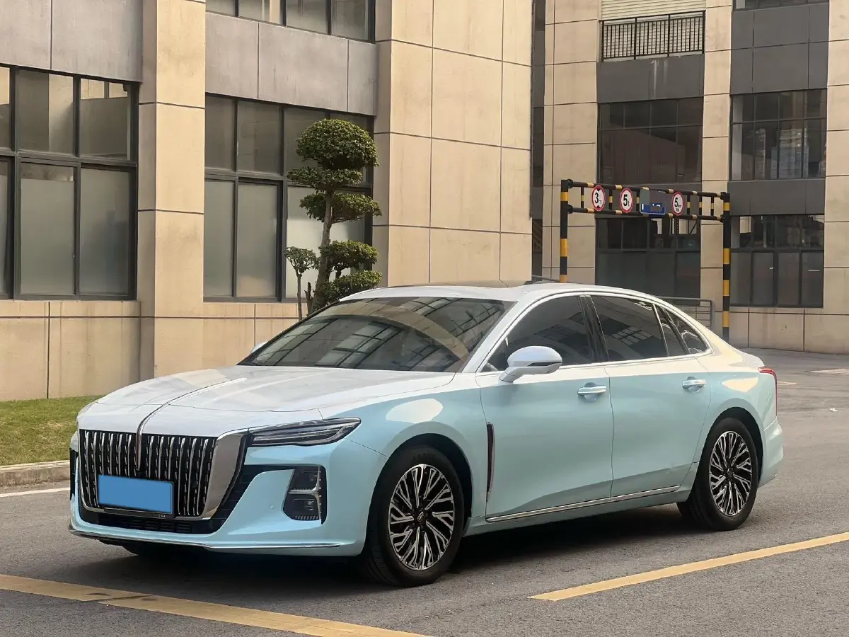 2024 HongQi H5 2.0T 224HP L4 8AT