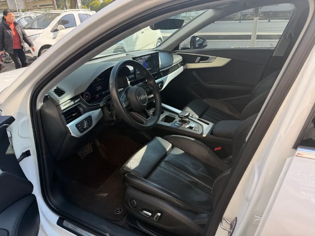 2024 Audi A4L 2.0T 190HP L4 7DCT,autocango,china used car exporter,china ev exporter,chinese used car exporter,chinese used ev exporter