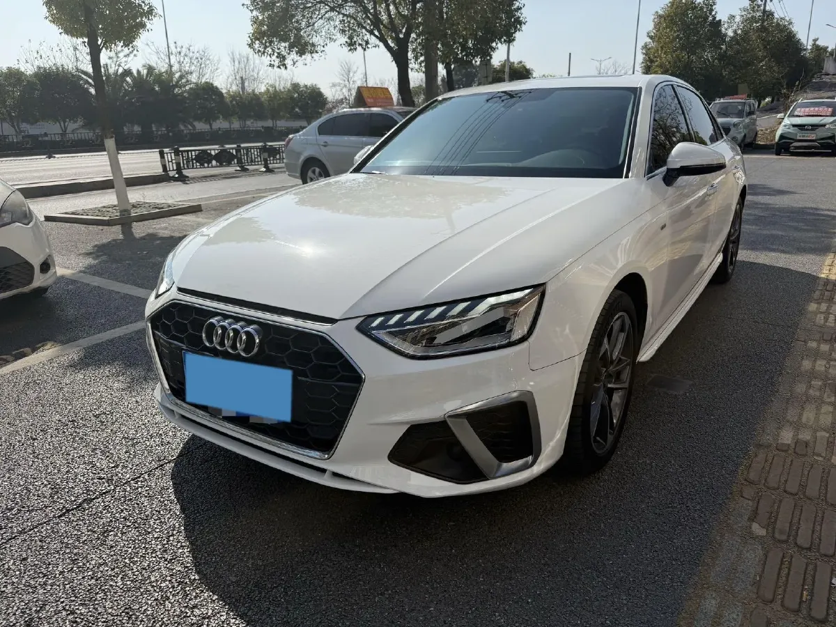 2024 Audi A4L 2.0T 190HP L4 7DCT,autocango,china used car exporter,china ev exporter,chinese used car exporter,chinese used ev exporter
