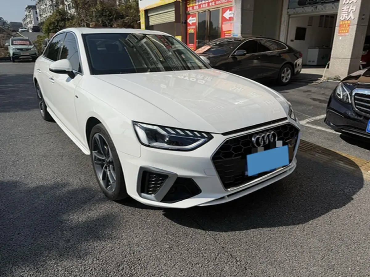 2024 Audi A4L 2.0T 190HP L4 7DCT,autocango,china used car exporter,china ev exporter,chinese used car exporter,chinese used ev exporter