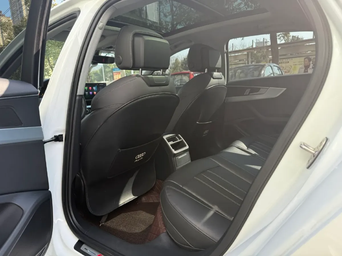 2024 Audi A4L 2.0T 190HP L4 7DCT,autocango,china used car exporter,china ev exporter,chinese used car exporter,chinese used ev exporter